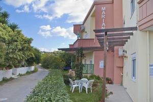 Marianna Apartments, Алмирида