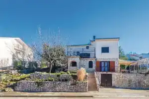 Beautiful Home in Njivice With Wifi and 0 Bedrooms, Нживице