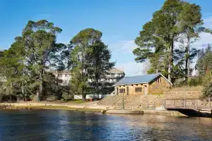 Lake Daylesford Apartments, Дейлсфорд