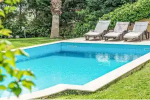 Beautiful Home in Finikia With Wifi and 3 Bedrooms, Ираклион