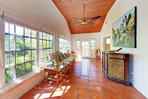Tropical El Cid Bungalow main Home - Front 2 Bedrooms 2 Bathrooms Cot, Уэст-Палм-Бич