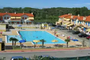 Cosy Holiday Home in Rosolina With Outdoor Pool, Розолина-Маре