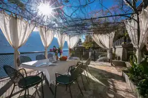 Villa Manzoni, Мольтразио