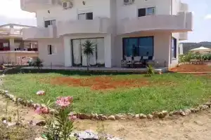 Hotel Belle Vue, Ксамил