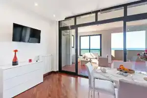 Bari Waterfront Apartment, Бари