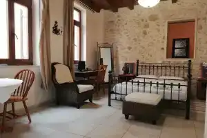 Nakli, Ретимно
