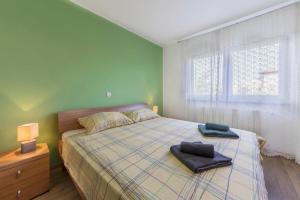 Awesome Home in Pula With Wifi and 2 Bedrooms, Пула