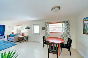 2123 Temple St Home 3 Bedrooms 2 Bathrooms Home, Сарасота