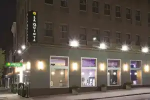 La Quinta Inn & Suites by Wyndham Baltimore Downtown, Балтимор