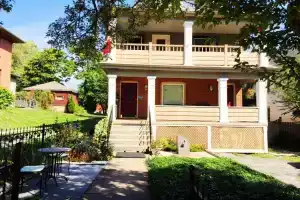 Acacia Bed and Breakfast, Ниагара-Фолс