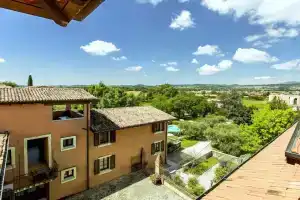 Exquisite Holiday Home in Manerba del Garda near Lake Garda, Манерба-дель-Гарда