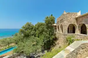 The Patrick & Joan Leigh Fermor House, Кардамили
