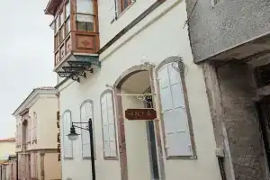 Suolo Urla, Урла