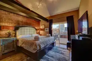 Ellington Loft - 3 Br Condo, Ашвилл