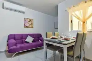 Central Apartments, Сент-Полс-Бэй