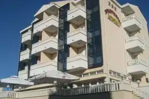 Apartments and Rooms Astoria, Сегет Враница