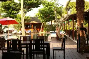 Bangrak Beach Club, Чавенг
