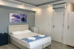 Tenes Otel, Бозджаада