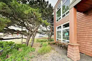 Seaside Escape Townhouse Unit 1 1 Bedroom 1.5 Bathroom Townhouse, Рокуэй-Бич