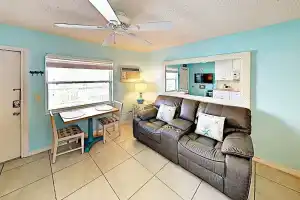 2700 Gulf Blvd 5e Condo 1 Bedroom 1 Bathroom Condo, Клируотер Бич