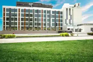 Grand Kingsgate Waterfront By Millennium Hotels, Дубай