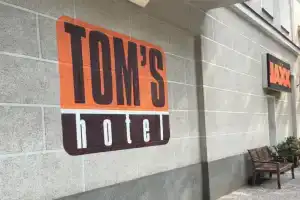 Tom's Hotel - Caters to Gay Men, Берлин
