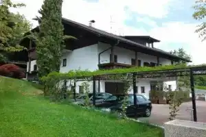 Ferienwohnung Winklerhof, Лана