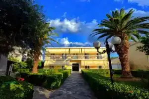Filippas Rooms, Гувия