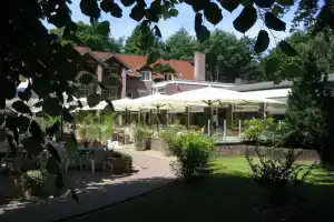 Waldhotel Riesebusch, Любек