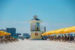 Beachcomber Beach House - Weekly Rental Just Steps To White Sand Beach! 2 Bedroom Home, Клируотер Бич