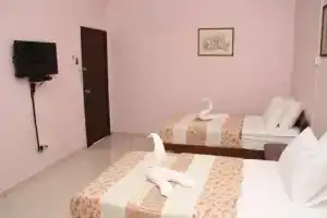 Oyo 44032 Zzz Hotel, Малакка