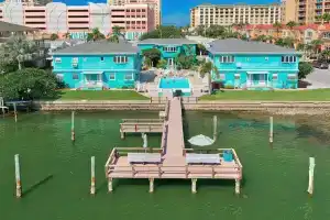 Cute One Bedroom at The Coral Resort Apts, Клируотер Бич