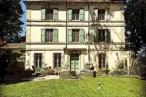 Château Cornillon Chambres D'hôtes, Арль