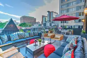 Liv Mtl - Downtown, Монреаль