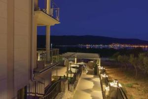 Amazing Home in Kornic with Hot Tub, WiFi & 1 Bedrooms, Kornić