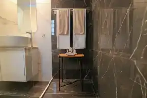 Phaedrus Living: Seaside Luxury Flat Limnaria 152, Пафос