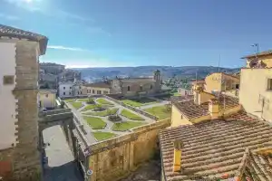 Amazing Home in Monte San Savino With Wifi and 6 Bedrooms, Монте-Сан-Савино
