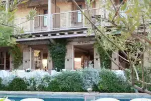 Apokryfo Traditional Guesthouse, Лофу