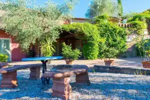 Nice Farmhouse in Montecatini Terme with Sauna & Hot Tub, Монтекатини-Терме