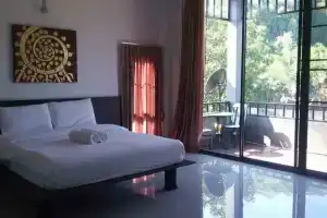 Zen Villa, Мае Сай