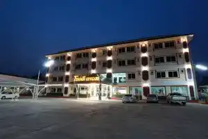 Chokdee Place, Саконнакхон