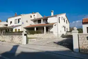 Studios Maya, Ровинь