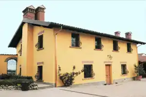 Agriturismo La Torre dei Canonici, Новара