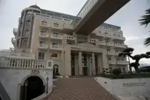 Wellness Santa Hotel, Перея
