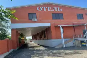 Гостиница «Левон», Ольховский
