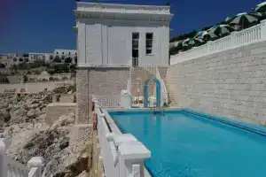 Salento Case Vela, Санта-Чезареа-Терме