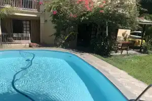 Villa with Heated Pool, Ривьер-Нуар