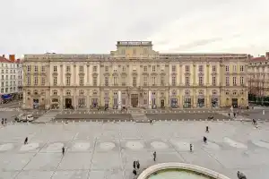 Host Inn Lyon - Appartement de Luxe aux Terreaux, Виллербан