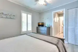 Island Vibes III - Weekly Vacation Rental 3 Bedroom Cottage, Клируотер Бич