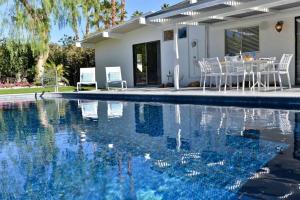 Отель «Alexander in the Sun», Палм-Спрингс